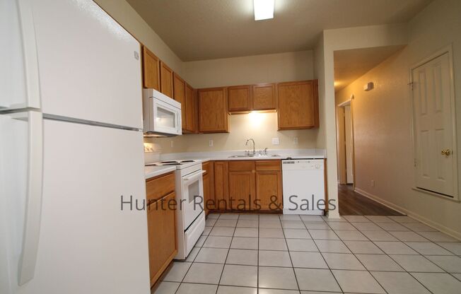 3 beds, 2 baths, $1,195