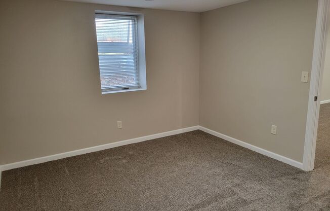 2 beds, 1 bath, $1,200, Unit Apt #2