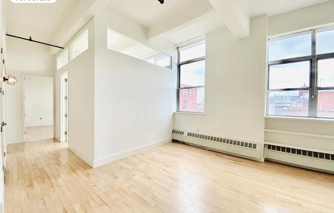 970 KENT AVE