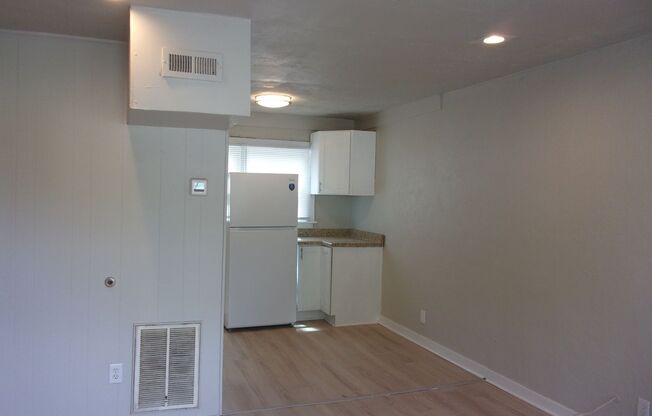 1st Month Rent Free Move In Special - 2 Bedroom 1 Bath Townhome Minutes to Uptown Charlotte - Recently Renovated