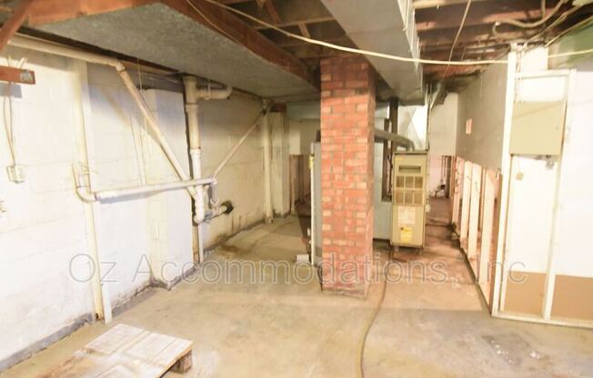 1501 N 22 ST