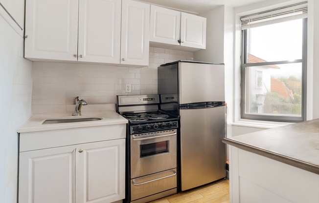 2 beds, 1 bath, 679 sqft, $3,650, Unit 10