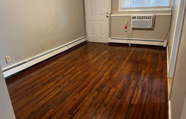243 Lake St Apt 4