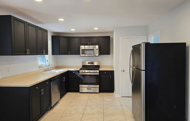 Remodeled 4Bd 3Bath home w Basement