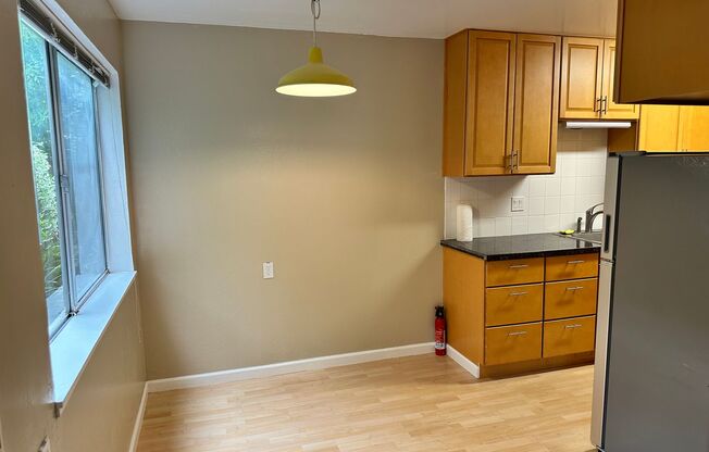 2 beds, 1 bath, $2,500