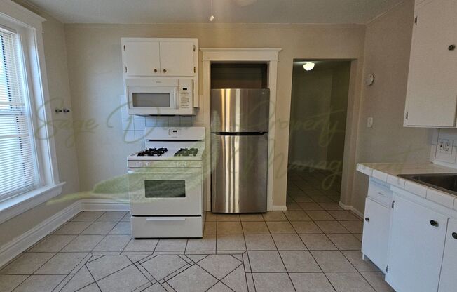 1 bed, 1 bath, 500 sqft, $850, Unit 223 - Unit 3