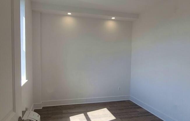 2 beds, 2 baths, $8,000, Unit 15B