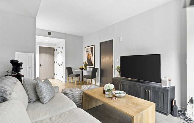 1 bed, 1 bath, 570 sqft, $4,500, Unit 802