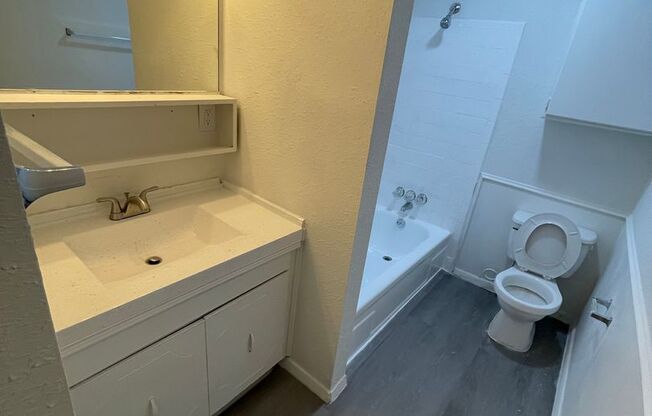 1 bed, 1 bath, 592 sqft, $675, Unit 225W