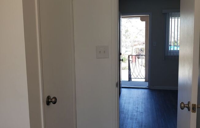 Studio, 1 bath, 400 sqft, $1,510, Unit 10