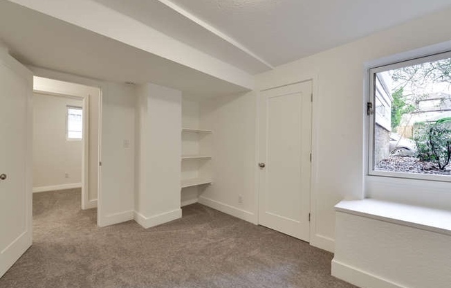2 beds, 1 bath, 1,176 sqft, $1,795, Unit Lower Unit