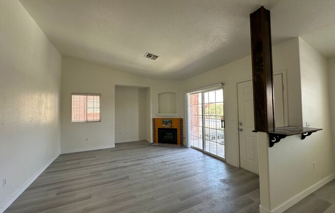 3 beds, 2 baths, $1,345, Unit # 2154