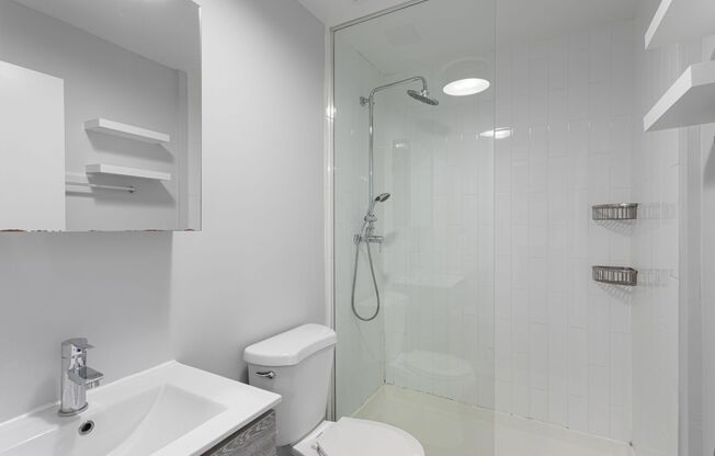 2 beds, 1 bath, 675 sqft, $2,450, Unit 201