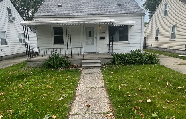 24543 Valley Ave, Eastpointe, MI