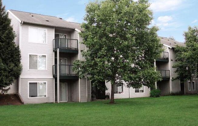 3 beds, 2 baths, 1,066 sqft, $1,900, Unit E215