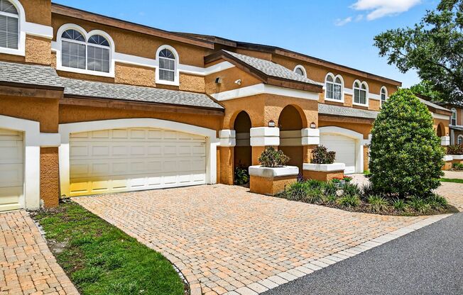1,961SF Condo | 3 Bedrooms & 2.5 Bathrooms | $2,500/Mo.