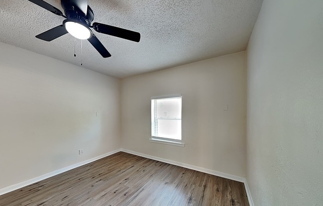 1002 NOBLE AVE
