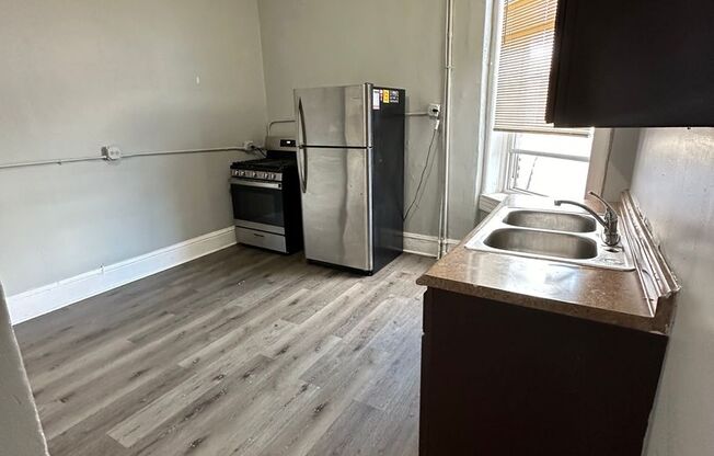 2 beds, 1 bath, $2,050