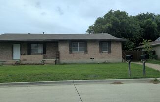 1905 B Kent Arlington TX 76010