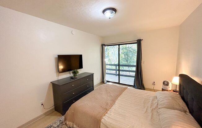 2 beds, 1.5 baths, $1,800, Unit Unit A