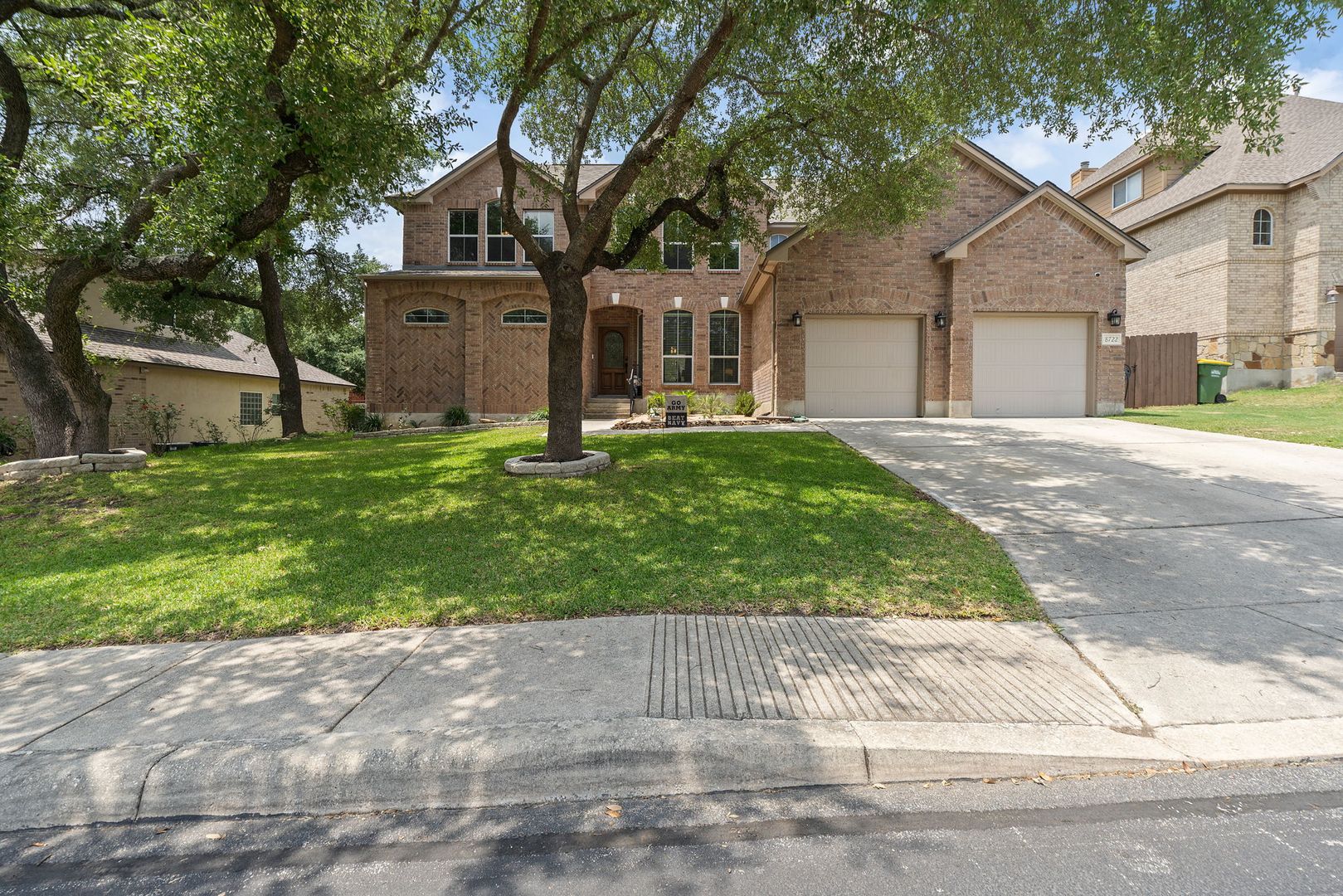 Stunning Home with Pool Now Available in the Coveted Hills of Sonoma Ranch Subdivision! - Realtor Commission: $1000 ($1500 if tenant moves in by July 1st, 2025)