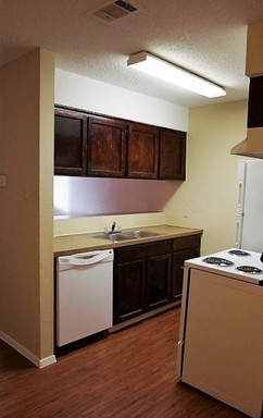 Studio, 1 bath, 500 sqft, $850, Unit 221