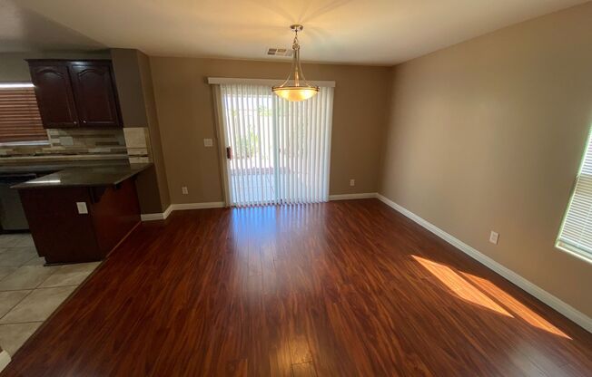 Wonderful 5 bed/3 bath home located in the South side of Las Vegas