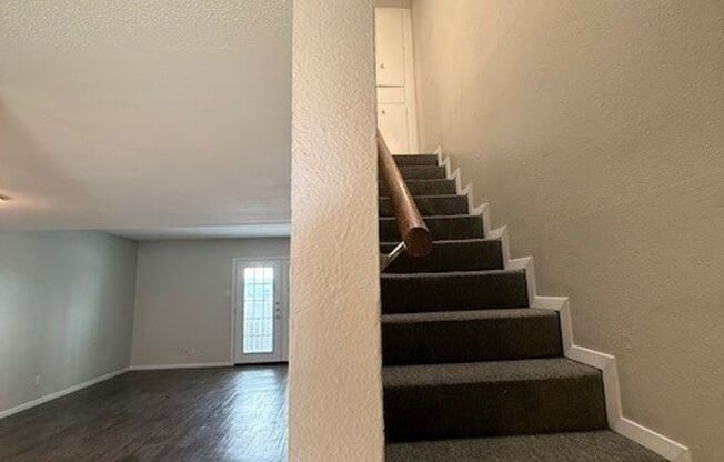 2 beds, 1.5 baths, 1,156 sqft, $1,250, Unit 15-1501