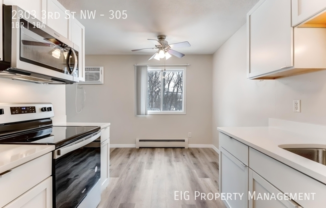2303 3 ST NW