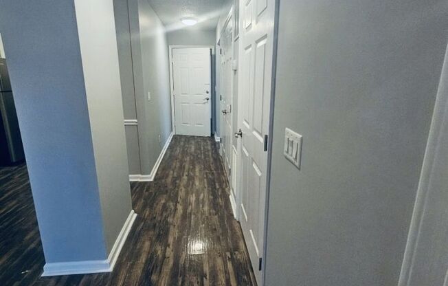 2 beds, 2 baths, 1,020 sqft, $1,195, Unit 221