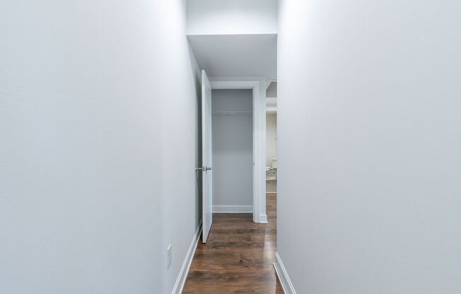 1 bed, 1 bath, 660 sqft, $1,688, Unit 301