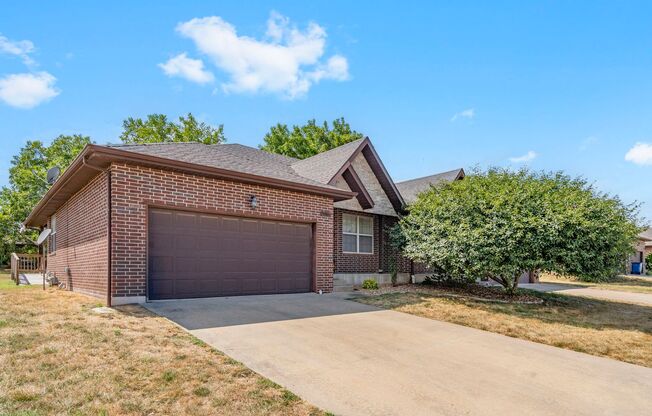 Ozark 2 Bedroom 2 Bathroom 2 Car Garage
