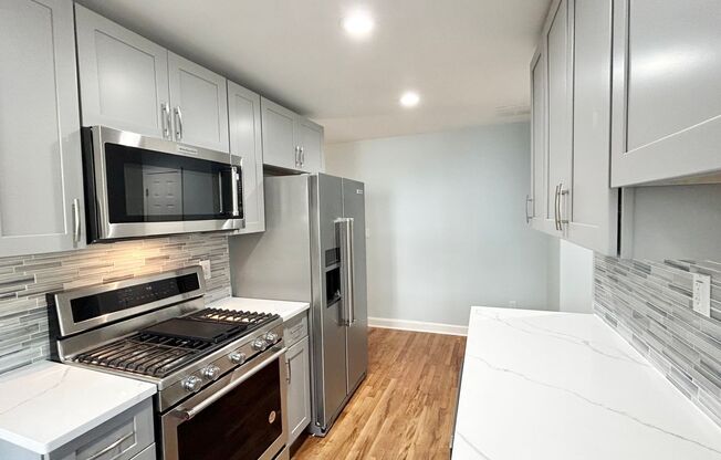 Cozy Remodeled Decatur 1 Bed-1 Bath DUPLEX, Minutes From Emory Clairmont!