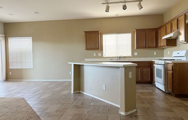 3bd/2bath 1-story home!