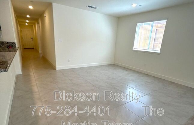 904 CASCADE RANGE DR