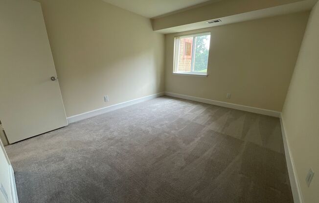 1 bed, 1 bath, 745 sqft, $1,750, Unit 14215 #203