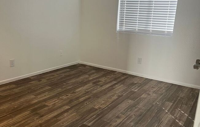2 beds, 1 bath, 726 sqft, $1,359, Unit 223
