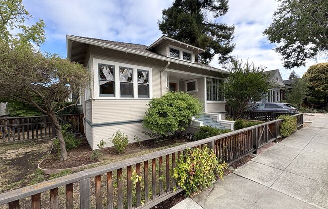 Charming Craftsman Style Home for Rent in Walking Distance to Downtown Palo Alto