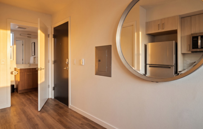 Studio, 1 bath, 437 sqft, $1,602, Unit 307
