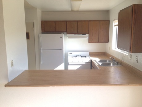 2 beds, 1.5 baths, 875 sqft, $900, Unit B