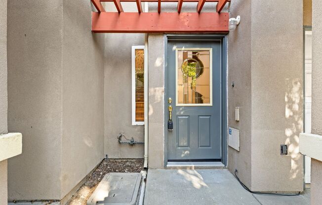 Charming 2bd, 2bth with loft - Hayward's Cherryland Neighborhood