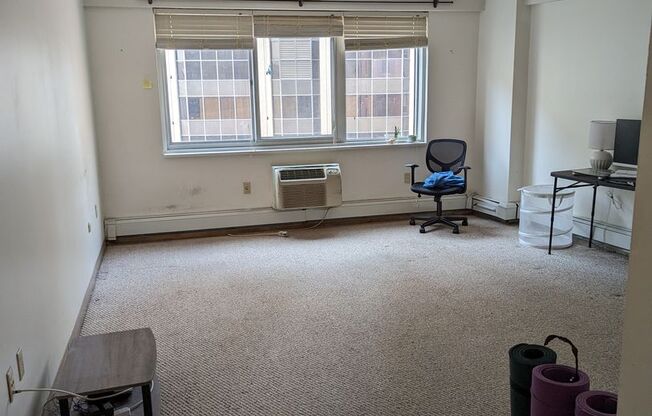 1 bed, 1 bath, 570 sqft, $2,850, Unit 1004