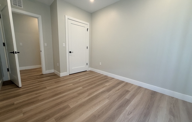 2 beds, 2 baths, 935 sqft, $3,700, Unit 302
