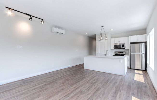 1 bed, 1 bath, 654 sqft, $1,825, Unit 407