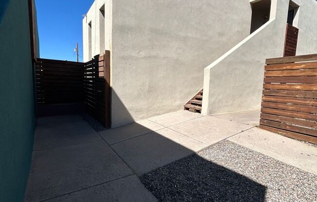 211 AND 219 CANDELARIA RD NW