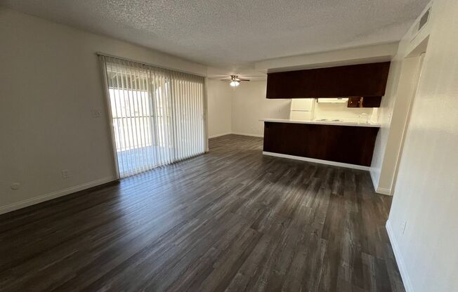 1 bed, 1 bath, 750 sqft, $1,295, Unit 01