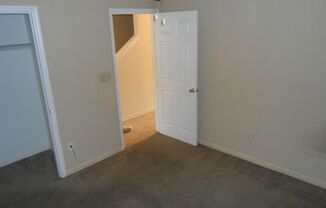 3 beds, 2 baths, $1,295, Unit 1