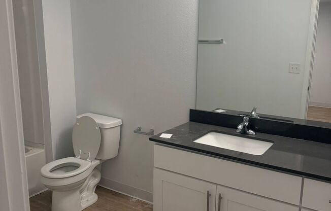 1 bed, 1 bath, 740 sqft, $1,115, Unit 218