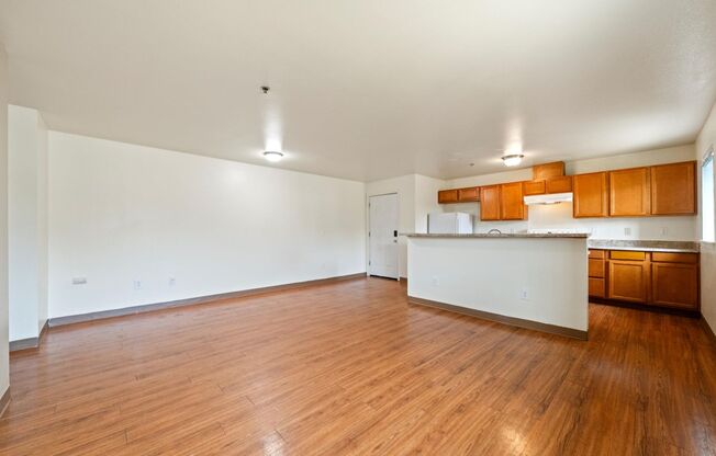 2 beds, 1 bath, 980 sqft, $1,525