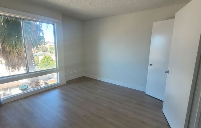 2 beds, 2 baths, $2,395, Unit 307